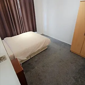 Sariyu Space Homestay Dagenham