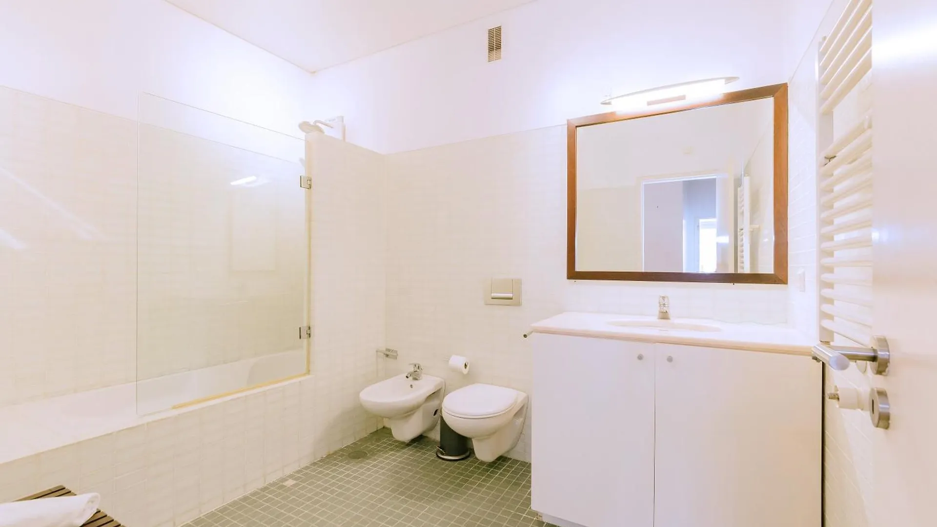 Chiado 2 Bedroom Elegant Apartment Lisbon 0*,  Portugal